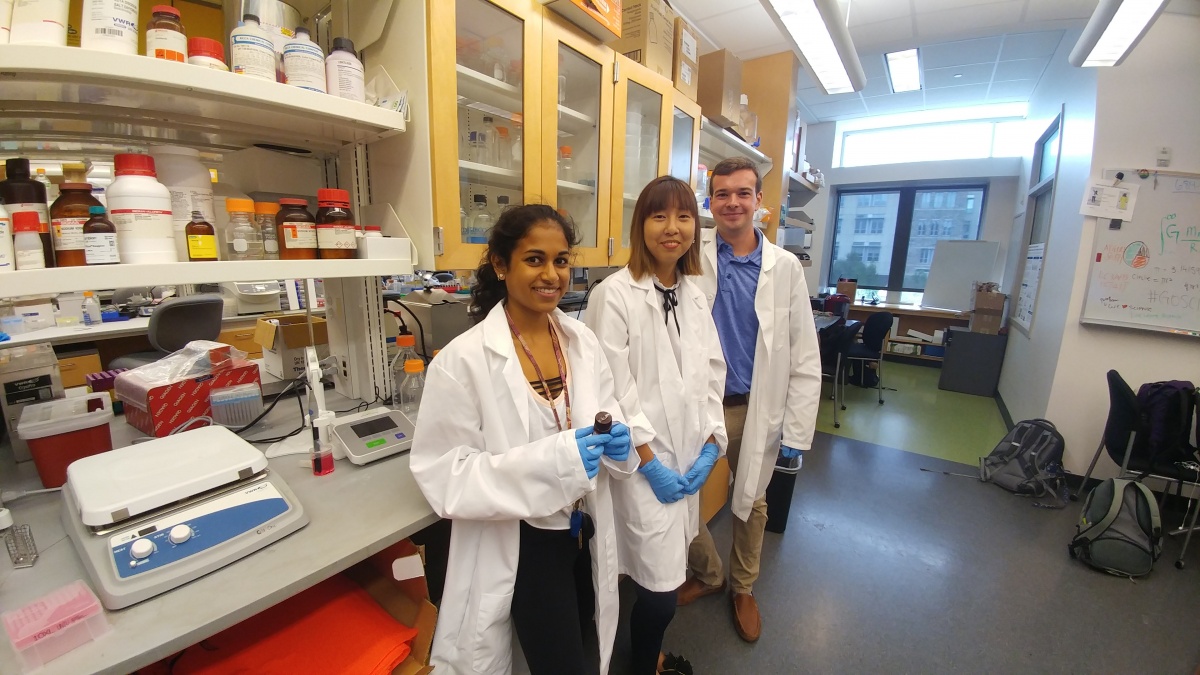 Serene Cheng (center) is pictured with two other Scholars in Marine Medicine: Maya Sheth (L) and Parker Matthews.