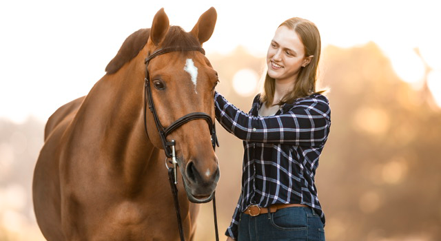 Rising high school junior Elianna Kirson with her horse Ilyana.