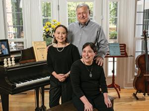 Bill and Meg Lindenberger and their adult daughter Kim
