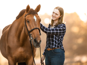 Elianna Kirson with her horse Ilyana.